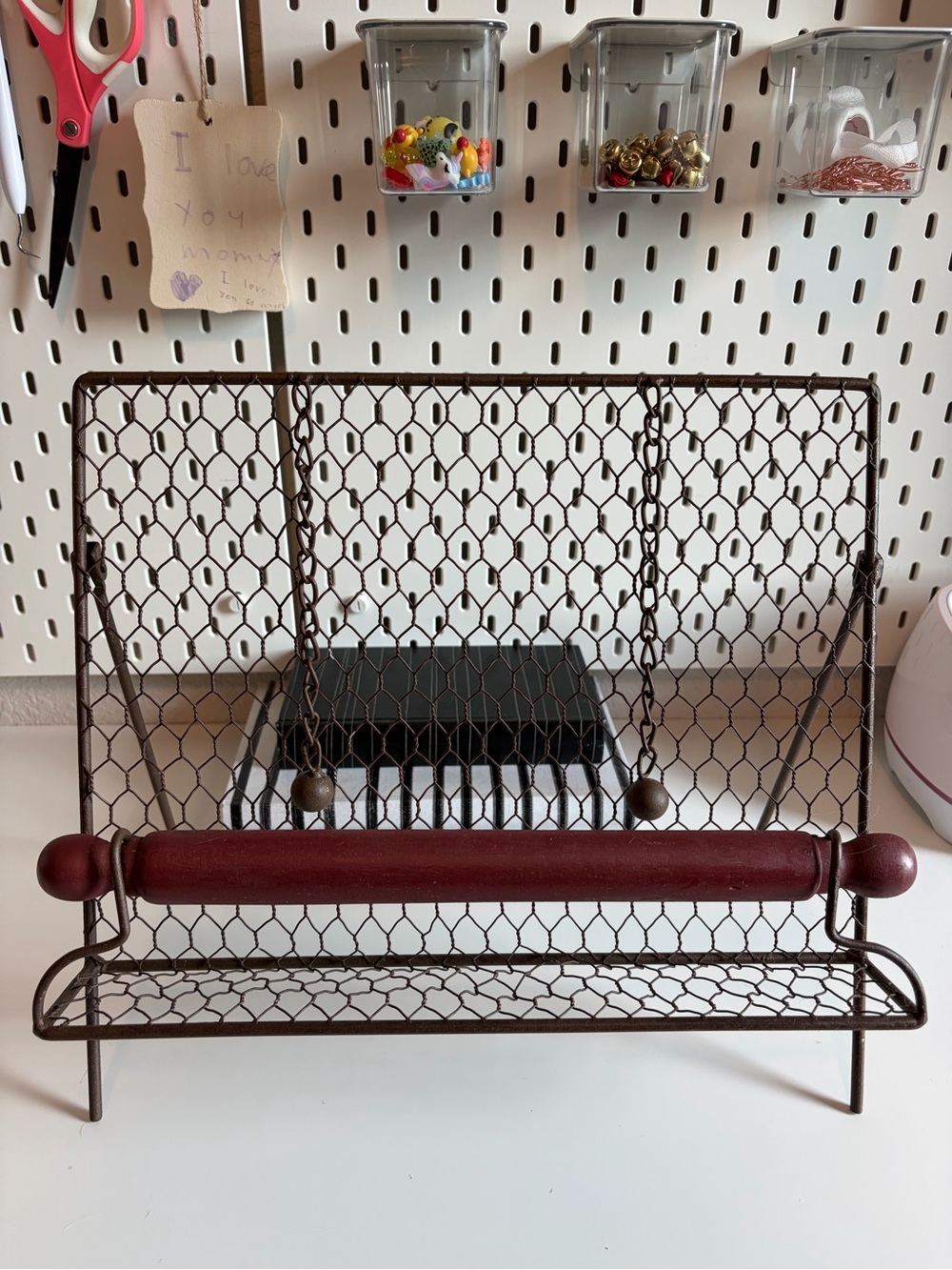 1940s copper and chicken Wire easel/Stand with Maroon Wooden Handle